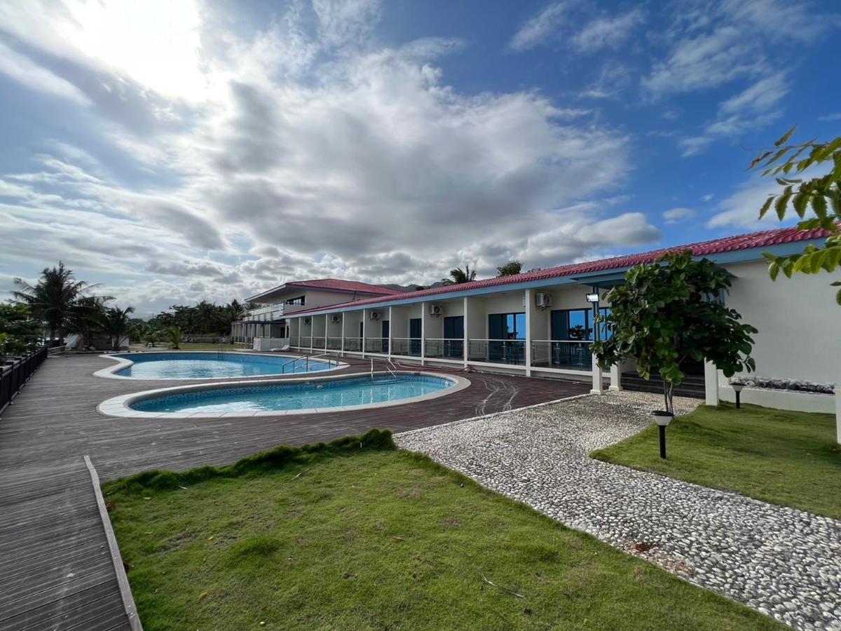 W Golf Resort Oslob Eksteriør billede