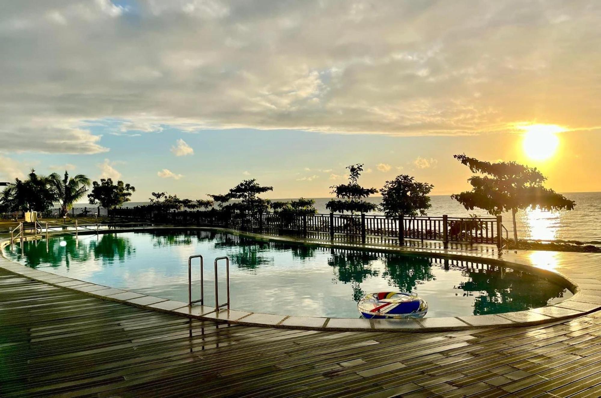 W Golf Resort Oslob Eksteriør billede