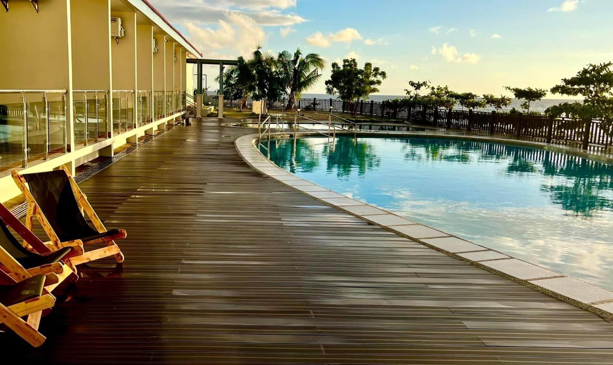 W Golf Resort Oslob Eksteriør billede