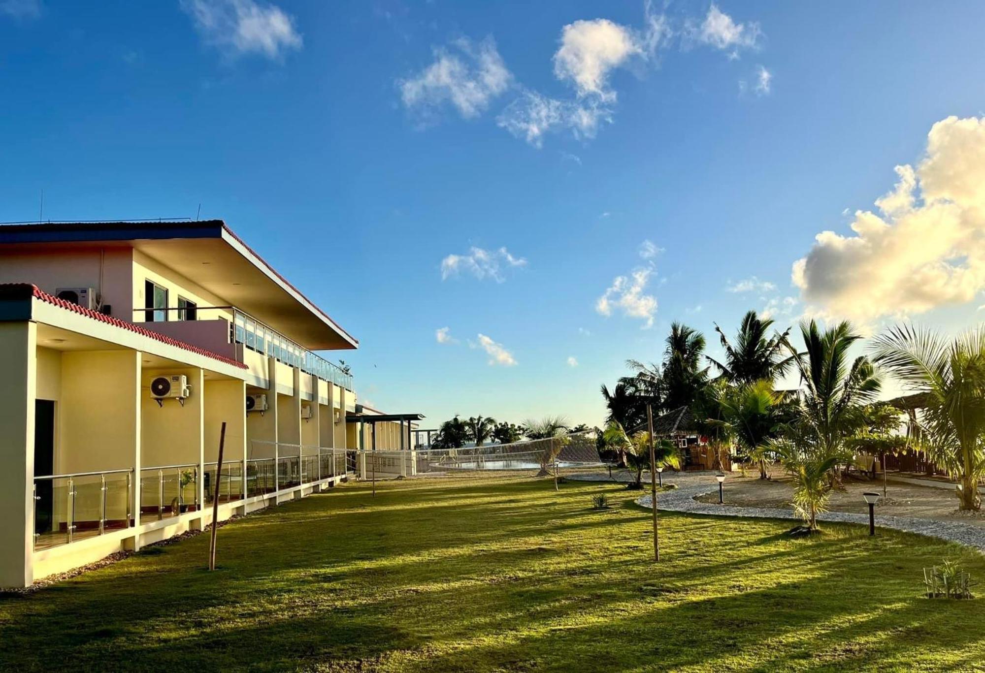 W Golf Resort Oslob Eksteriør billede