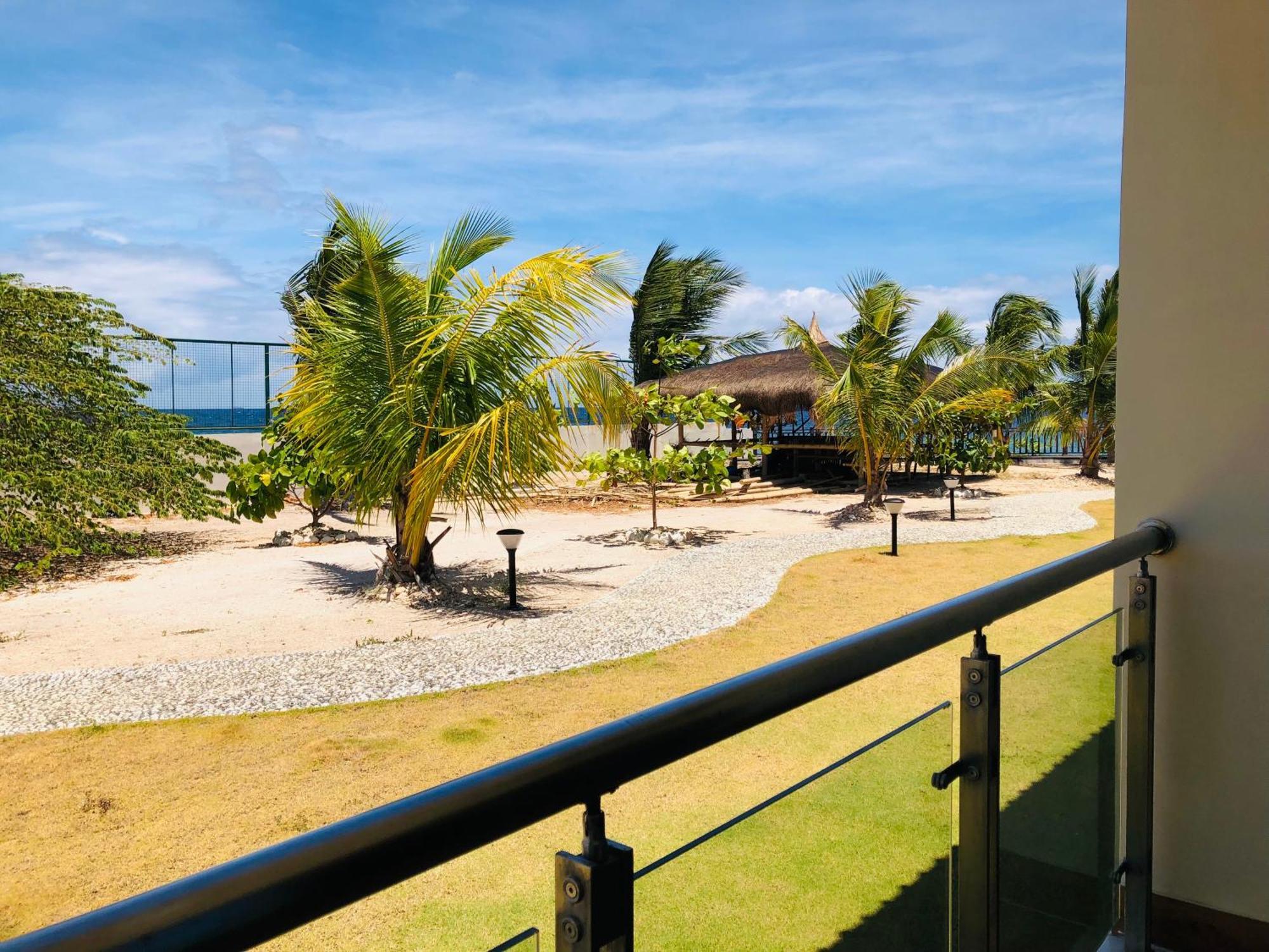 W Golf Resort Oslob Eksteriør billede